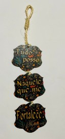 Placa MDF na corda amarradinho , cor fosca ( tudo posso naquele que me fortalece), cada