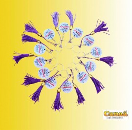 Chaveiro madeira pintada redonda com pompom   ( Mulher voc� � preciosa para Deus ) C/12