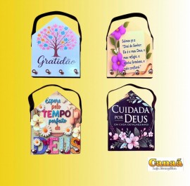 Porta Chave madeira pintada com al�a Casa c/4 pinos, cada