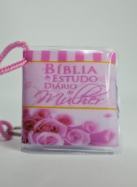 Chaveiro mini Bblia de estudo Dirio da Mulher (capa rosa com flores) c/12