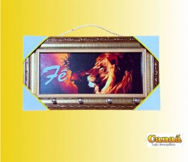 Porta chave moldura dourada de madeira com vidro ( F� com rosto Jesus Le�o )