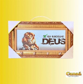 Porta chave moldura dourada de madeira com vidro ( Le�o na pedra e frase eu escolho Deus )