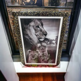 Quadro moldura luxo ( Leo famlia preto e branco ) tamanho 100x 75 cm , cada