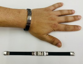 Pulseira borracha com chapinha preta ( ora��o pai nosso) fecho de ferro, cada