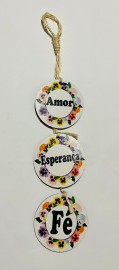 Placa MDF na corda amarradinho , cor brilhante (redondo floral amor esperan�a e f�), cada