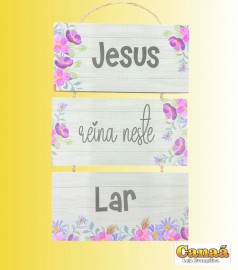 Quadro decorao corda com 3 placas de madeira (Jesus reina nesse lar), cada