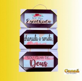 Quadro trio com corda ( Eu sou escolhida/ Chamada e remida/ Sou filha de Deus)